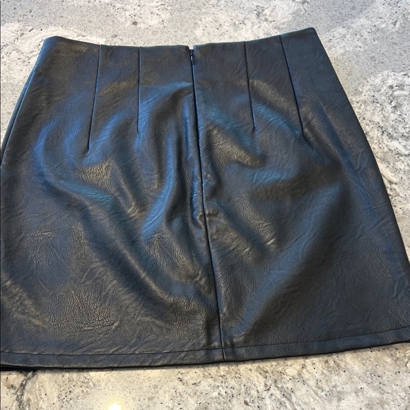Topshop Black Faux Leather Mini Skirt 8 - Picture 5 of 7